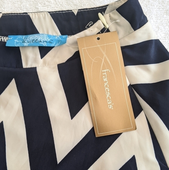 Francesca’s Bubble Chevron Pattern Medium, A Line, Blue and White NWT - Picture 7 of 10